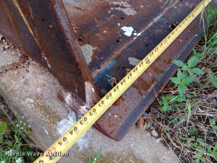 image for item NU9873 1989 John Deere 410C backhoe