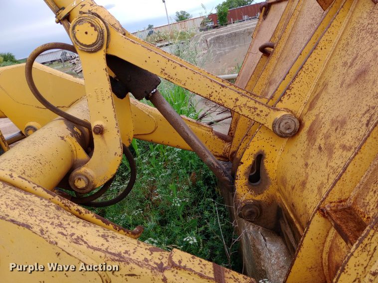 image for item NU9873 1989 John Deere 410C backhoe