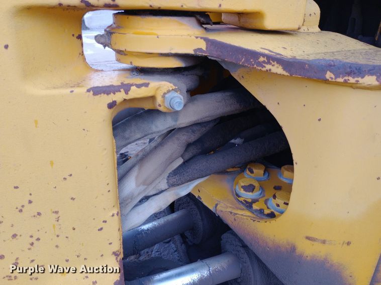 image for item NU9873 1989 John Deere 410C backhoe