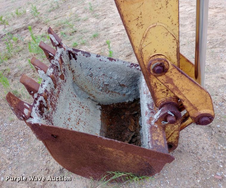 image for item NU9873 1989 John Deere 410C backhoe