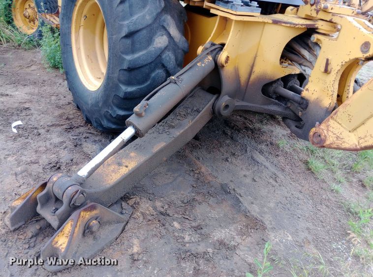 image for item NU9873 1989 John Deere 410C backhoe