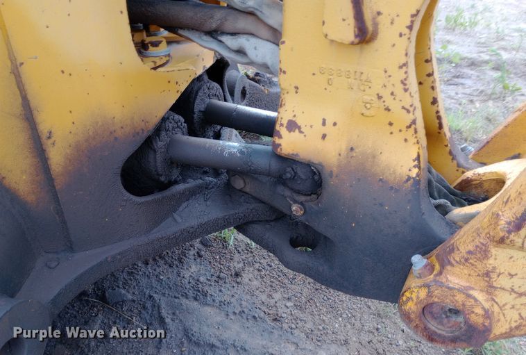 image for item NU9873 1989 John Deere 410C backhoe