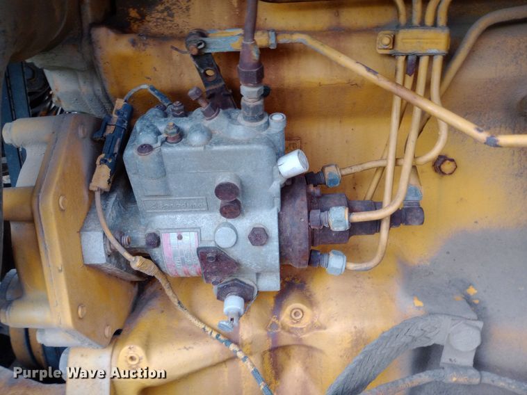 image for item NU9873 1989 John Deere 410C backhoe