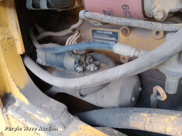 image for item NU9873 1989 John Deere 410C backhoe