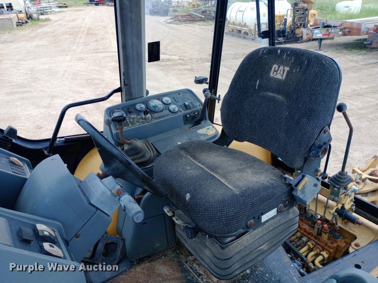 image for item NU9874 1997 Caterpillar  416C backhoe