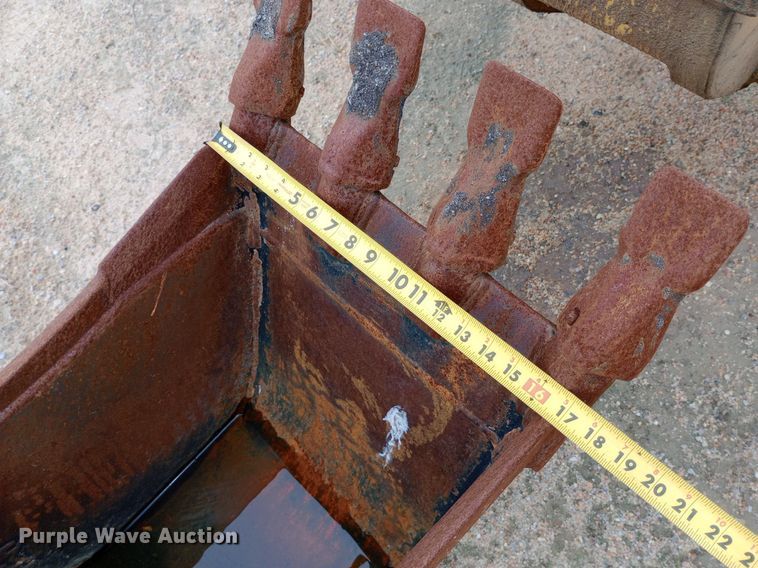 image for item NU9877 1998 Caterpillar  416C backhoe