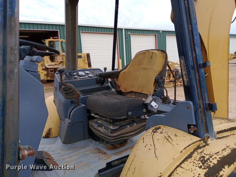 image for item NU9877 1998 Caterpillar  416C backhoe