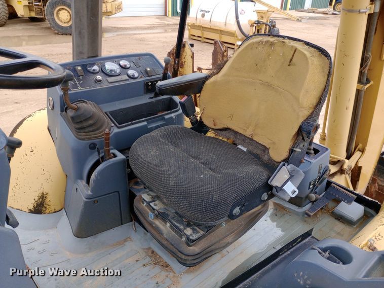 image for item NU9877 1998 Caterpillar  416C backhoe