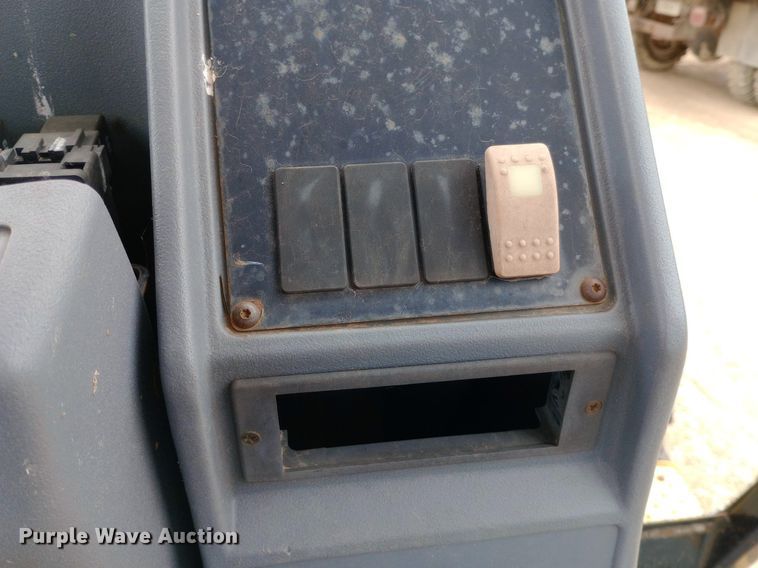 image for item NU9877 1998 Caterpillar  416C backhoe