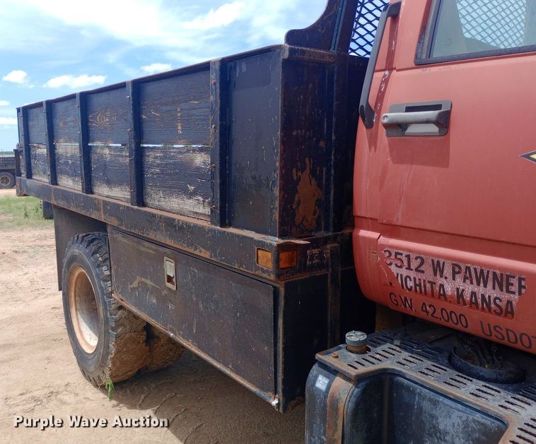 image for item NU9878 1990 GMC Topkick C6500 dump truck