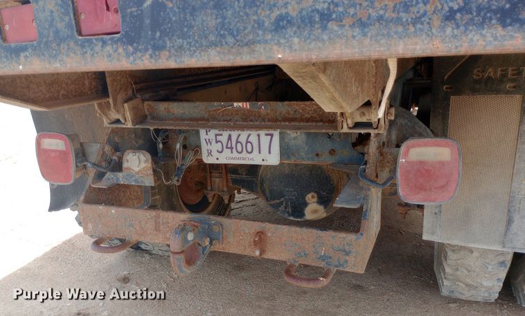 image for item NU9878 1990 GMC Topkick C6500 dump truck