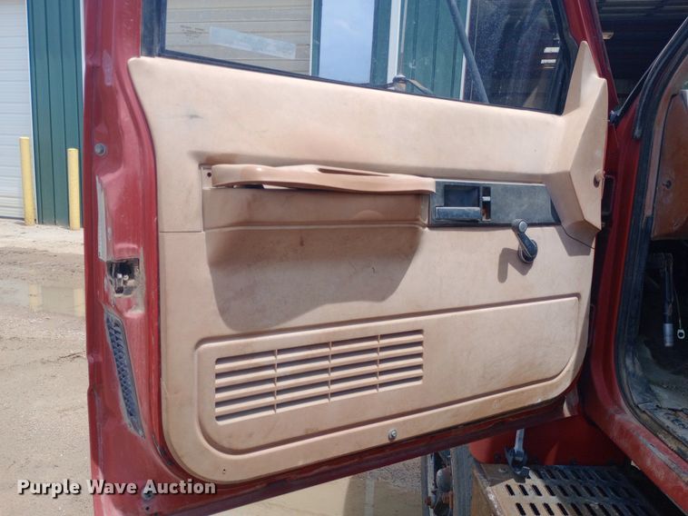 image for item NU9878 1990 GMC Topkick C6500 dump truck