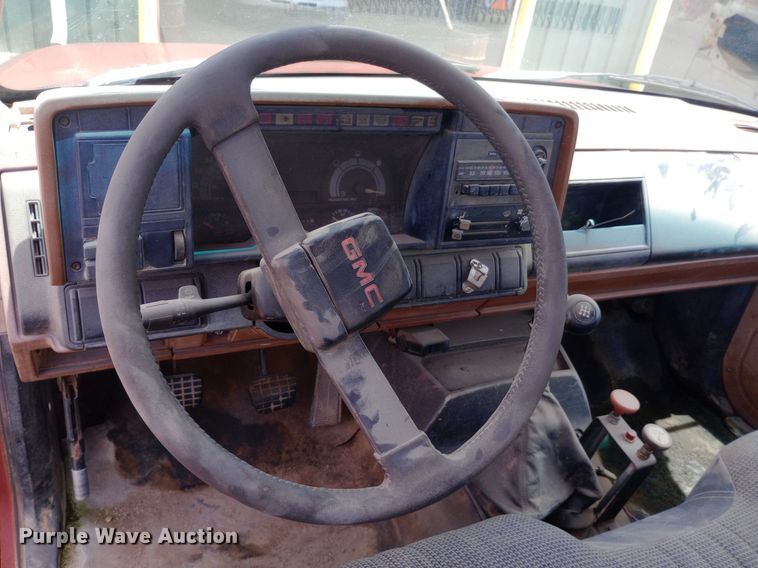 image for item NU9878 1990 GMC Topkick C6500 dump truck