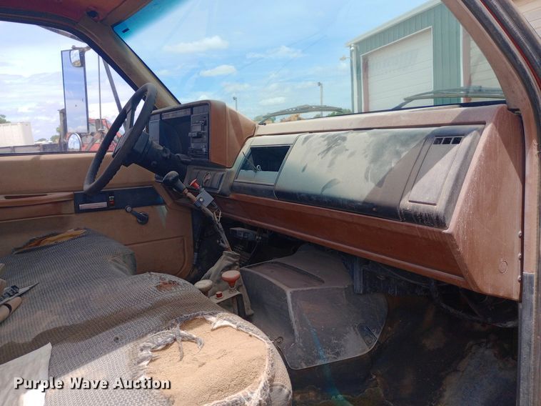 image for item NU9878 1990 GMC Topkick C6500 dump truck