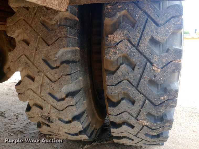 image for item NU9878 1990 GMC Topkick C6500 dump truck