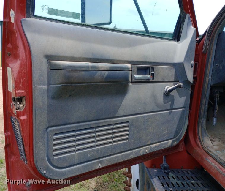 image for item NU9879 1997 GMC C7500 dump truck