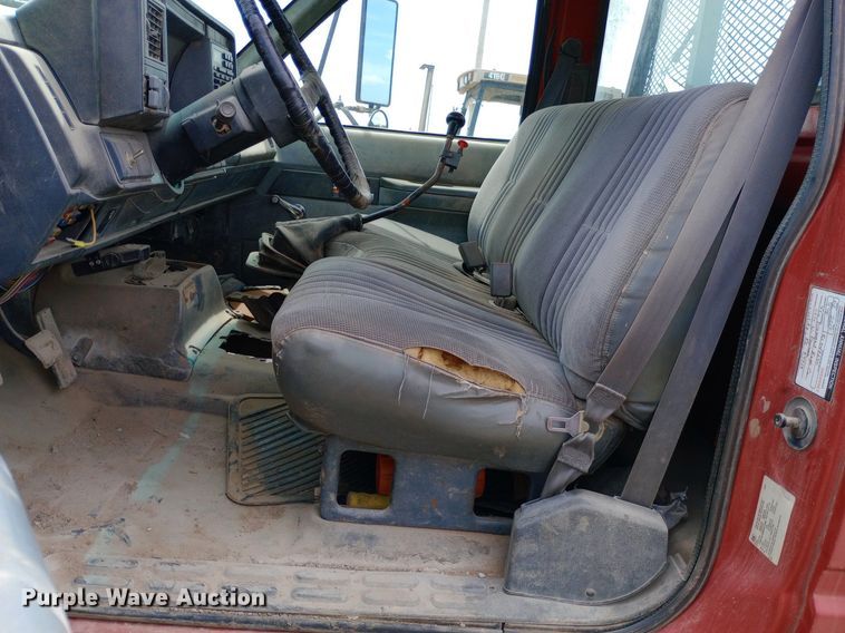 image for item NU9879 1997 GMC C7500 dump truck