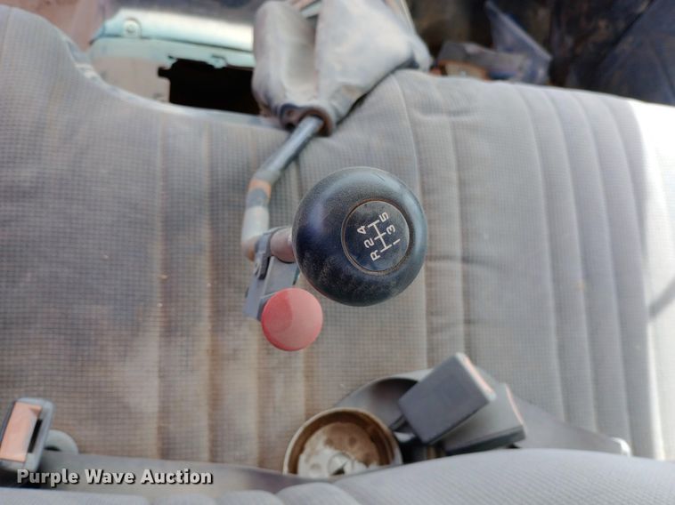 image for item NU9879 1997 GMC C7500 dump truck