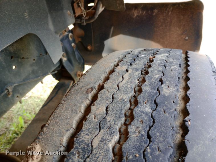 image for item NU9879 1997 GMC C7500 dump truck