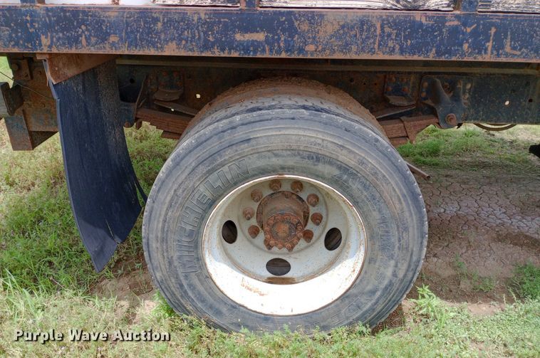 image for item NU9879 1997 GMC C7500 dump truck