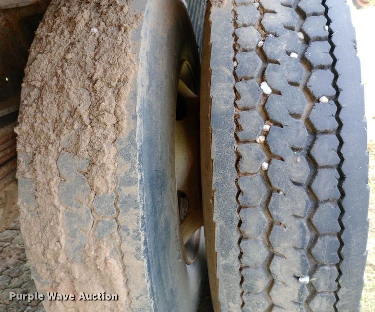 image for item NU9879 1997 GMC C7500 dump truck