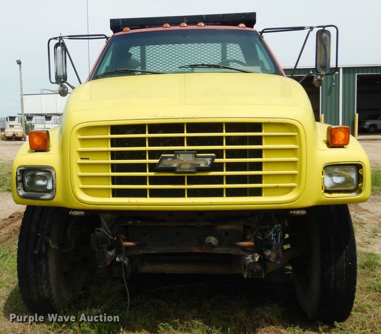 image for item NU9883 2000 GMC C7500 dump truck