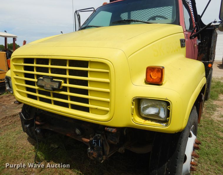 image for item NU9883 2000 GMC C7500 dump truck