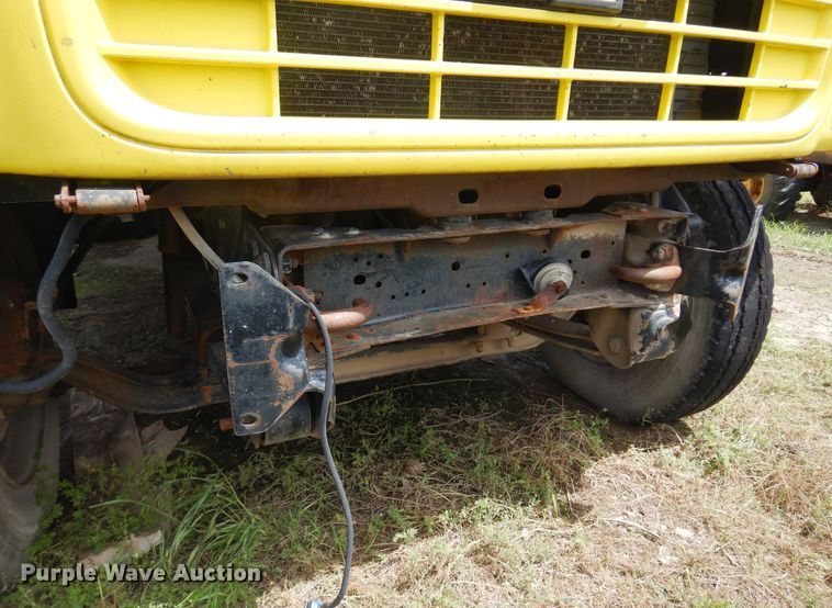 image for item NU9883 2000 GMC C7500 dump truck