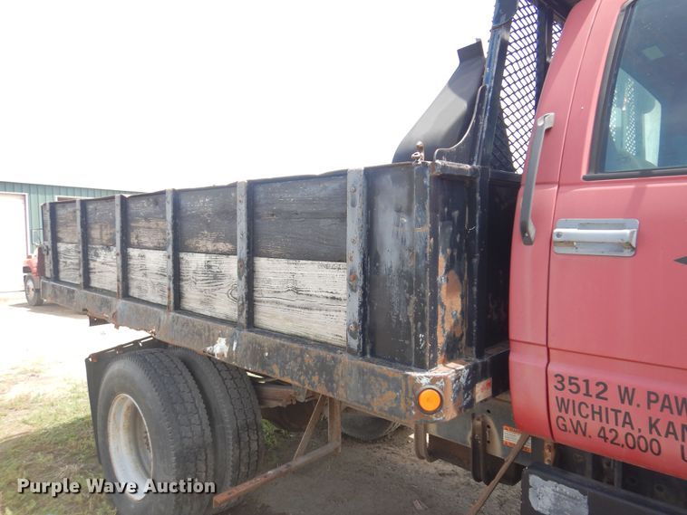 image for item NU9883 2000 GMC C7500 dump truck