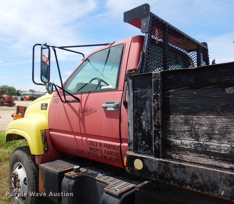 image for item NU9883 2000 GMC C7500 dump truck