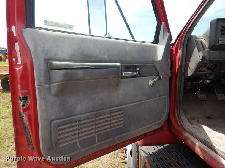 image for item NU9883 2000 GMC C7500 dump truck