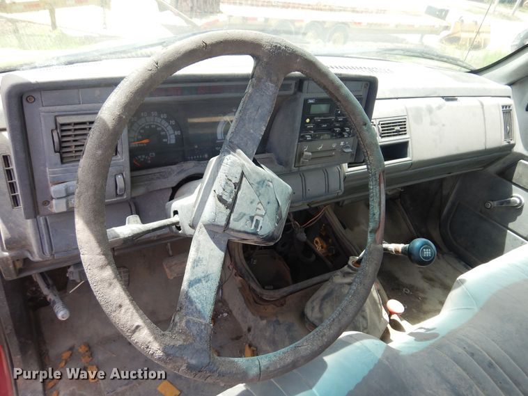 image for item NU9883 2000 GMC C7500 dump truck