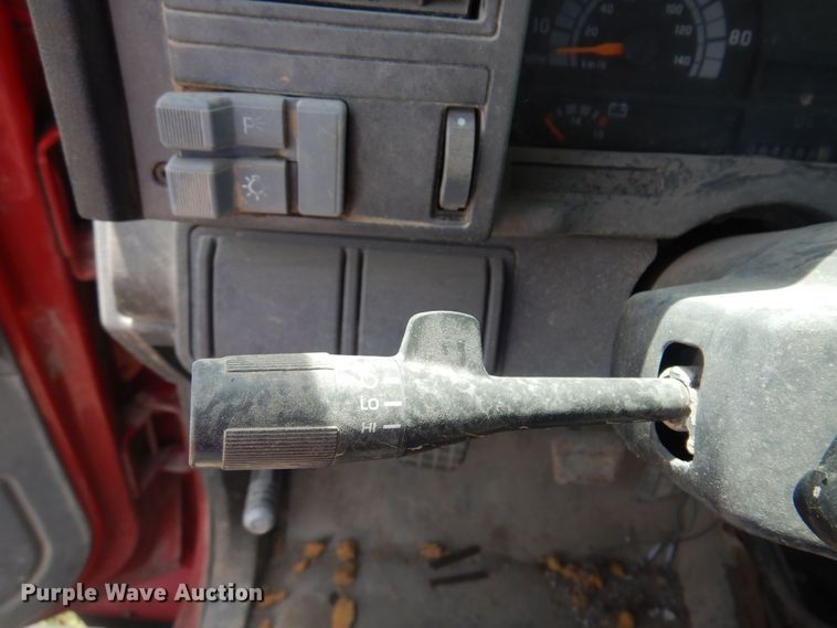 image for item NU9883 2000 GMC C7500 dump truck