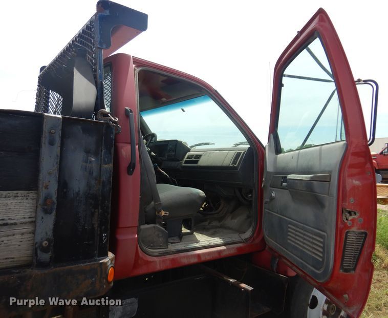 image for item NU9883 2000 GMC C7500 dump truck