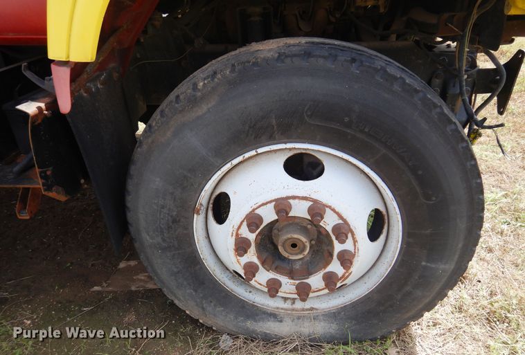 image for item NU9883 2000 GMC C7500 dump truck