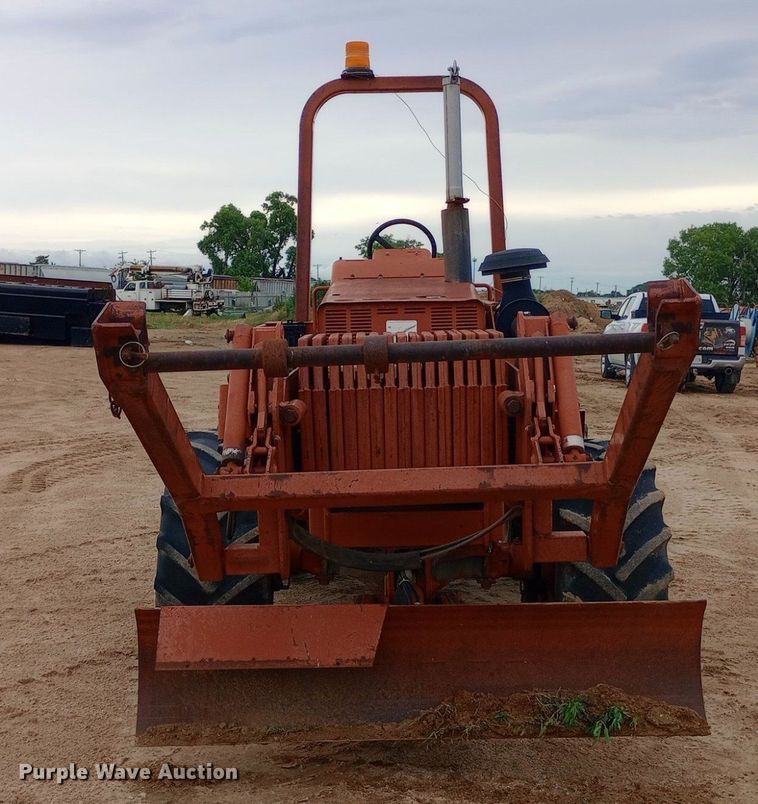 image for item NU9885 1998 Ditch Witch 8020 cable plow