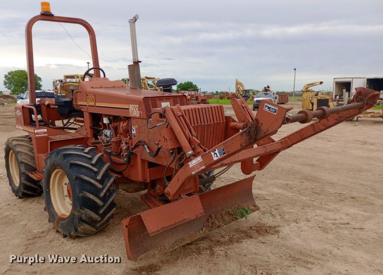image for item NU9885 1998 Ditch Witch 8020 cable plow