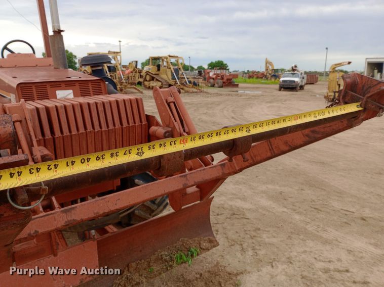 image for item NU9885 1998 Ditch Witch 8020 cable plow