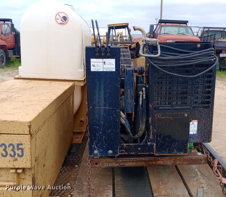 image for item NU9889 2006 Vermeer D6x6 Six Shooter directional boring unit with trailer