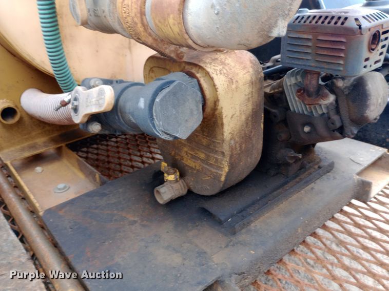 image for item NU9889 2006 Vermeer D6x6 Six Shooter directional boring unit with trailer