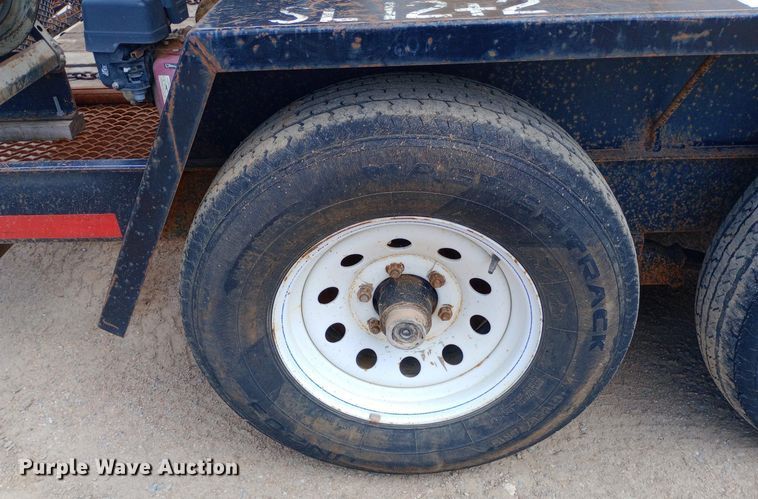 image for item NU9889 2006 Vermeer D6x6 Six Shooter directional boring unit with trailer