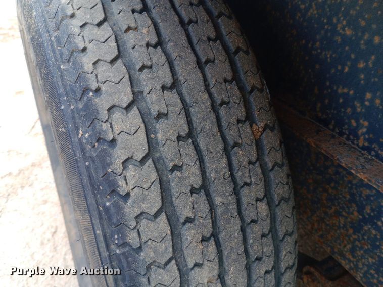 image for item NU9889 2006 Vermeer D6x6 Six Shooter directional boring unit with trailer