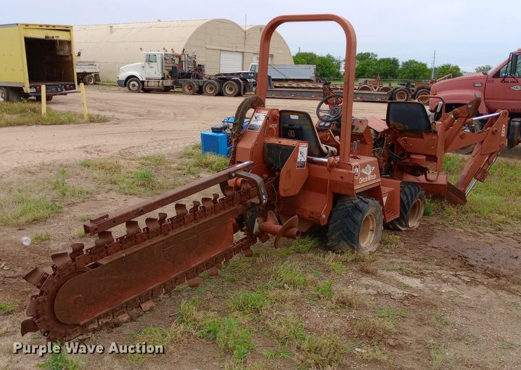 image for item NU9890 1990 Ditch Witch 3500 trencher
