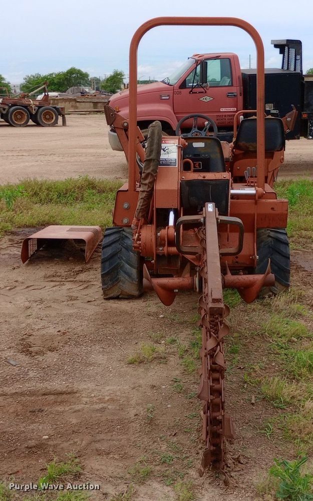 image for item NU9890 1990 Ditch Witch 3500 trencher
