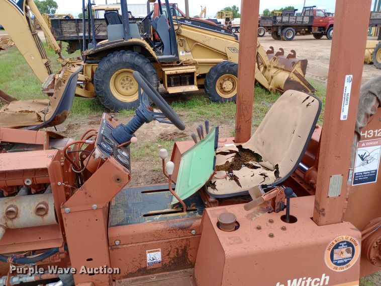 image for item NU9890 1990 Ditch Witch 3500 trencher