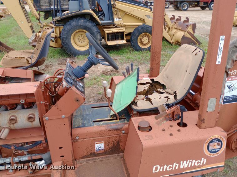 image for item NU9890 1990 Ditch Witch 3500 trencher