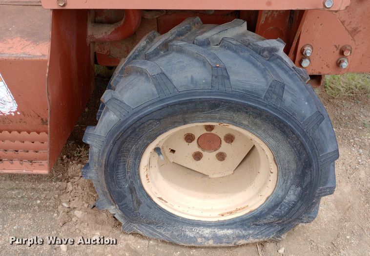 image for item NU9890 1990 Ditch Witch 3500 trencher