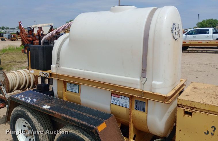 image for item NU9891 Vermeer ST 250 mud mixer