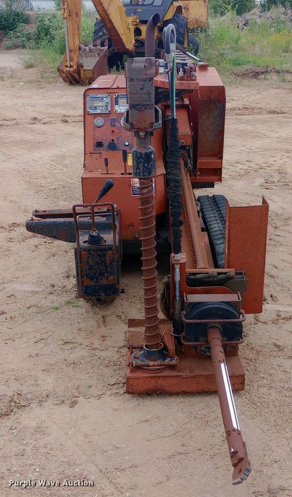 image for item NU9893 1999 Ditch Witch JT520 directional boring unit