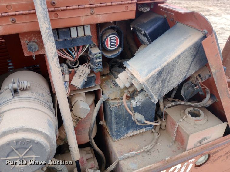 image for item NU9893 1999 Ditch Witch JT520 directional boring unit